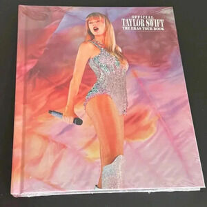 The Official Taylor Swift | The Eras Tour Book (Target Exclusive)